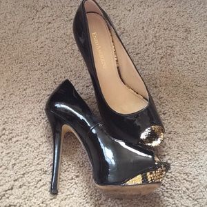ENZO ANGIOLINI Sexy peep toe pumps